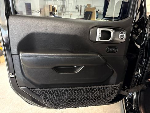 Used 2022 Jeep Wrangler Unlimited Rubicon 4xe w/ Cold Weather Group image 31