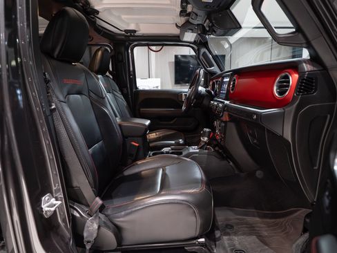 Used 2019 Jeep Wrangler Unlimited Rubicon image 32