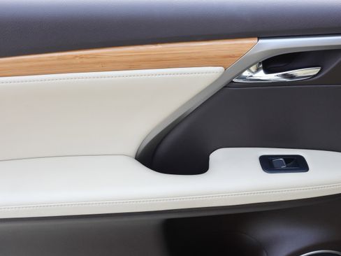 Used 2020 Lexus RX 350L FWD w/ Premium Package image 35