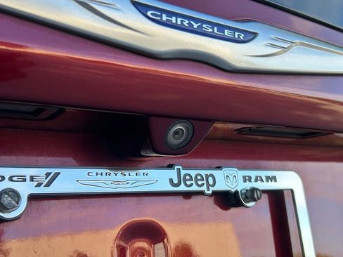 Certified 2020 Chrysler Pacifica Touring-L image 26