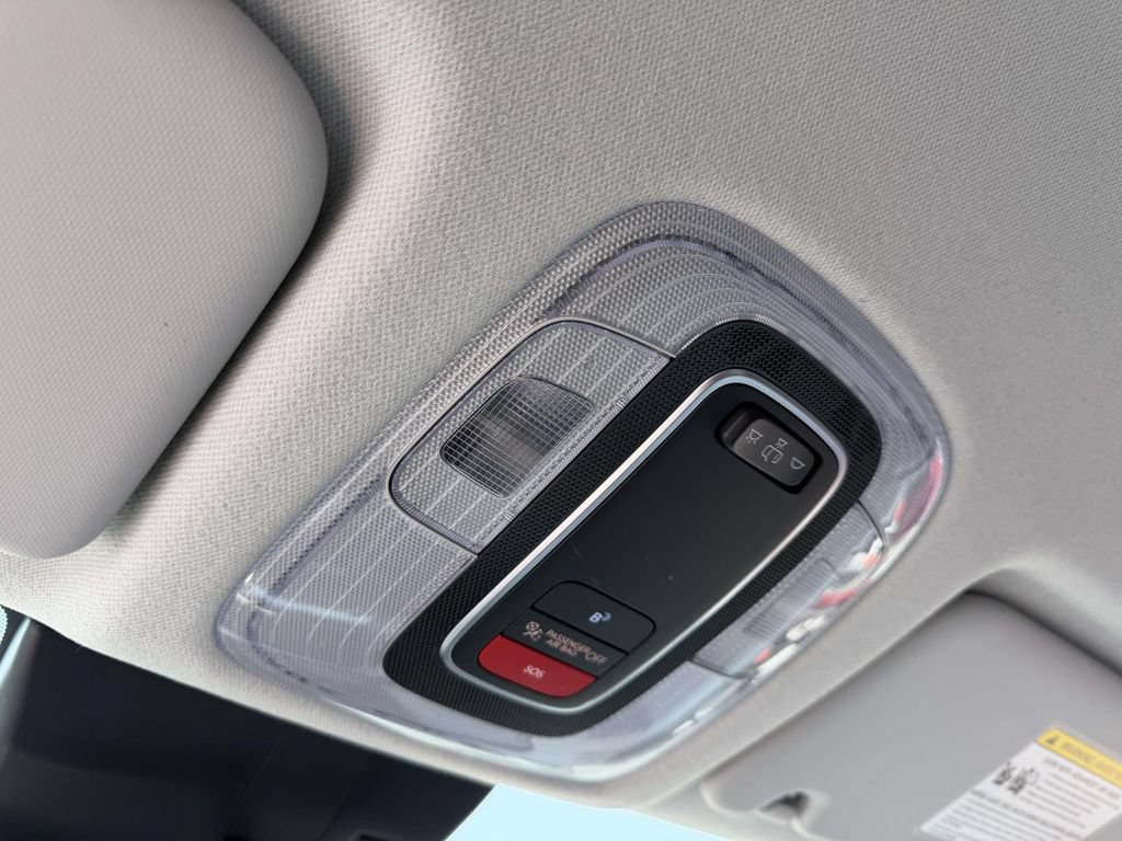 Certified 2025 Hyundai Kona SEL AWD/4WD image 35