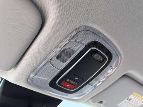 Certified 2025 Hyundai Kona SEL AWD/4WD image 35