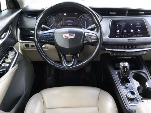 Used 2019 Cadillac XT4 Premium Luxury image 13