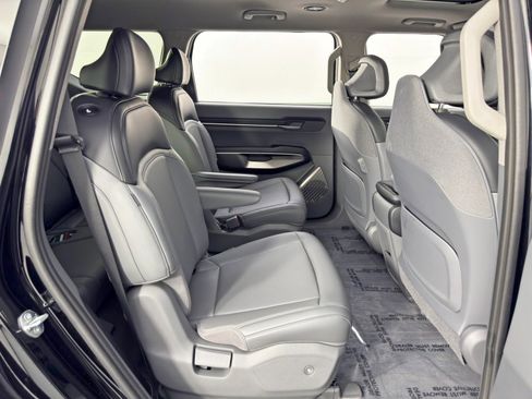 Used 2025 Kia EV9 Light Long Range image 39