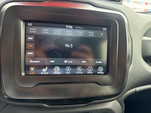 Used 2021 Jeep Renegade Latitude w/ Sun & Sound Group AWD/4WD image 17