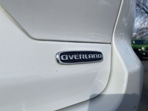 Used 2022 Jeep Grand Cherokee Overland w/ Luxury Tech Group IV image 16