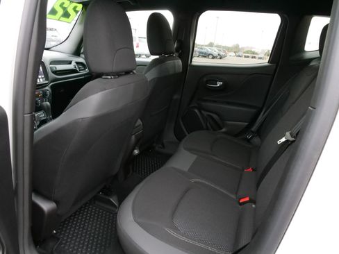 Used 2022 Jeep Renegade Altitude image 13