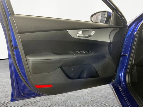 Used 2023 Kia Forte LXS w/ LXS Technology Package FWD image 19