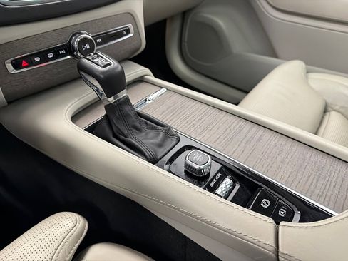 Used 2021 Volvo XC90 T6 Inscription w/ Protection Package Premier image 31