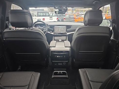 New 2026 Jeep Grand Wagoneer 4WD image 23