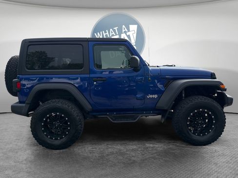 Used 2019 Jeep Wrangler Sport AWD/4WD image 2