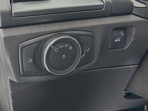 Used 2015 Ford Fusion SE FWD image 14
