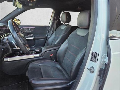 Used 2022 Mercedes-Benz GLB 250 4MATIC image 10