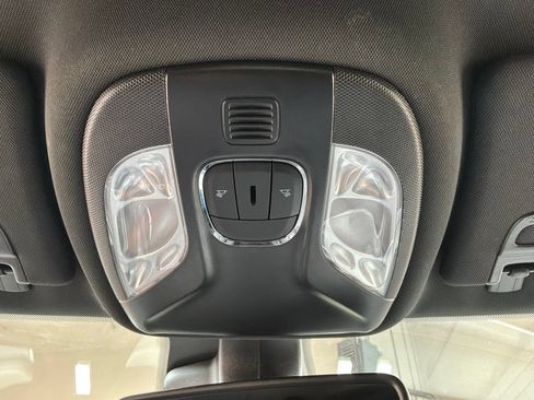 Used 2025 Jeep Compass Limited AWD/4WD image 17