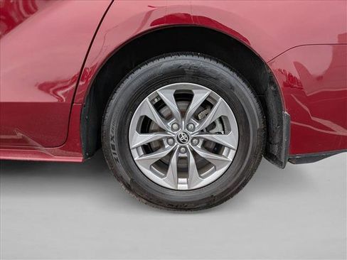 Certified 2023 Toyota Sienna XLE image 23