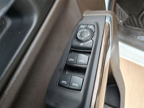 Used 2021 GMC Sierra 1500 SLE image 32