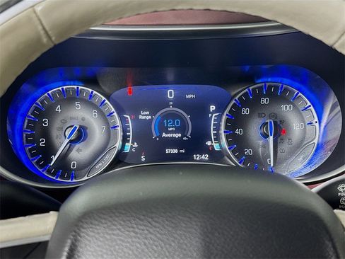 Used 2020 Chrysler Pacifica Limited image 12