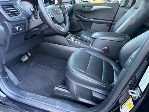Used 2025 Ford Escape Active FWD image 9