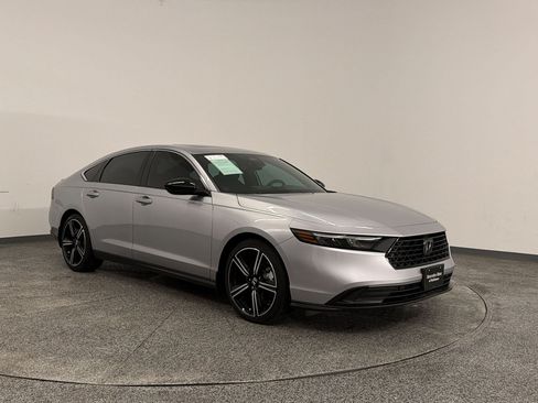 Used 2025 Honda Accord Sport image 6
