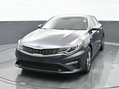Used 2020 Kia Optima LX image 4