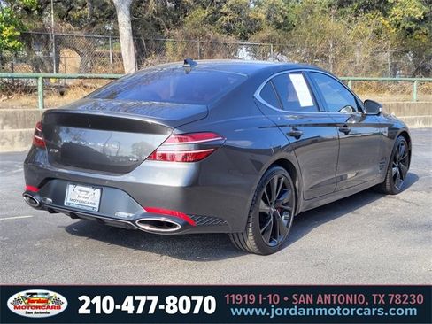 Used 2022 Genesis G70 3.3T image 5