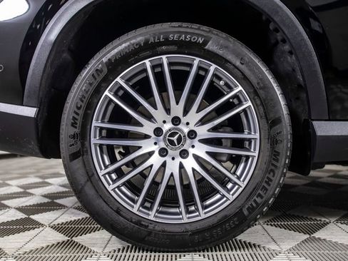Used 2024 Mercedes-Benz GLC 300 4MATIC image 40