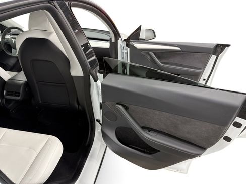 Certified 2023 Tesla Model Y Performance AWD/4WD image 12