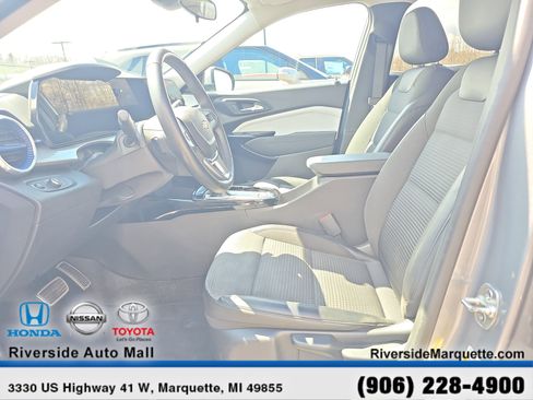 Used 2024 Chevrolet Trax LT w/ Driver Confidence Package FWD image 15