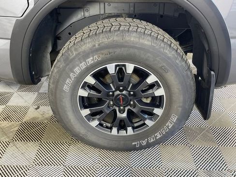 Used 2021 Nissan Titan PRO-4X w/ Pro-4x Convenience Package image 19