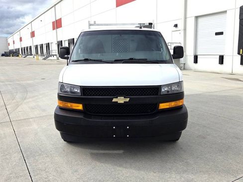 Used 2021 Chevrolet Express 2500 w/ Driver Convenience Package image 2