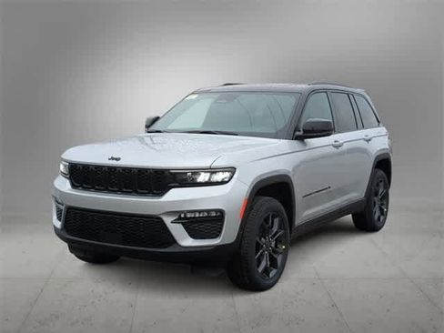New 2025 Jeep Grand Cherokee Limited image 3