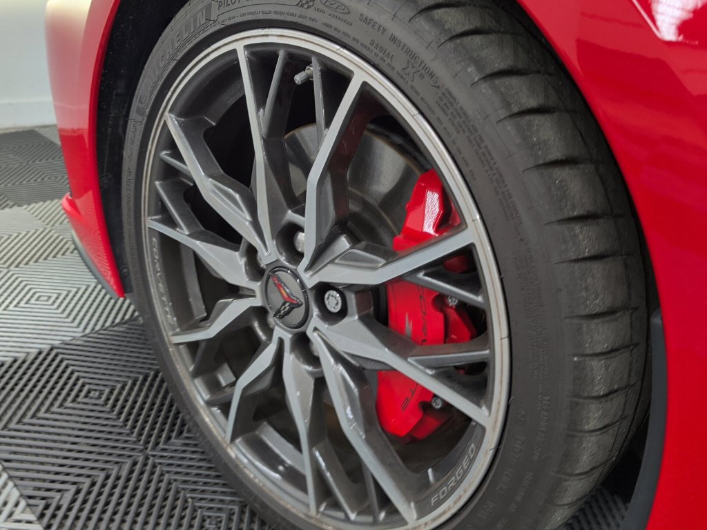 Used 2024 Chevrolet Corvette Stingray Preferred Conv w/ Z51 Performance Package RWD image 31