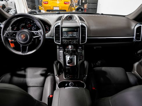 Used 2015 Porsche Cayenne Diesel image 17