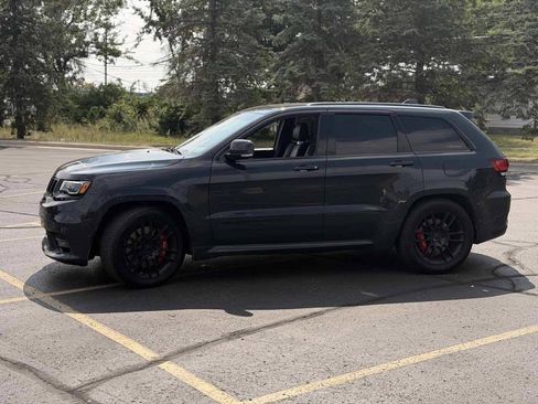 Used 2018 Jeep Grand Cherokee SRT w/ Trailer Tow Group IV AWD/4WD image 9
