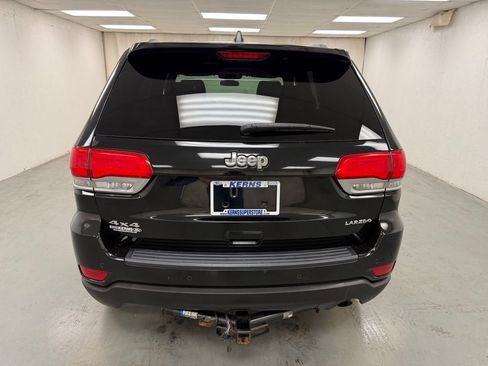 Used 2018 Jeep Grand Cherokee Laredo AWD/4WD image 4