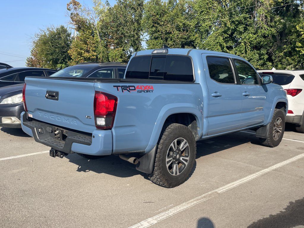 Used 2019 Toyota Tacoma TRD Sport w/ Technology Package AWD/4WD image 5