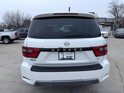 Used 2024 Nissan Armada SL w/ Captain's Chairs Package image 4