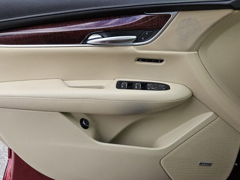 Used 2019 Cadillac XT5 Premium Luxury image 16