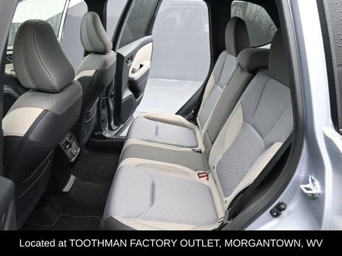 Used 2025 Subaru Forester Premium AWD/4WD image 12