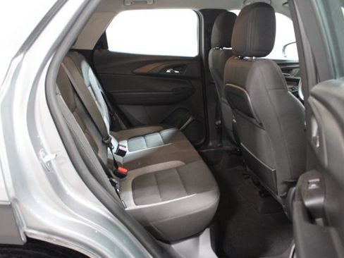 Used 2023 Chevrolet TrailBlazer LS FWD image 16