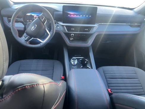 Used 2025 Ford Explorer ST-Line image 10