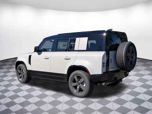 New 2026 Land Rover Defender 110 X-Dynamic SE AWD/4WD image 3