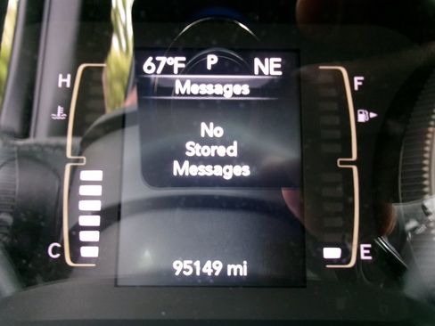 Used 2019 Jeep Cherokee Latitude Plus w/ Comfort/Convenience Group image 47