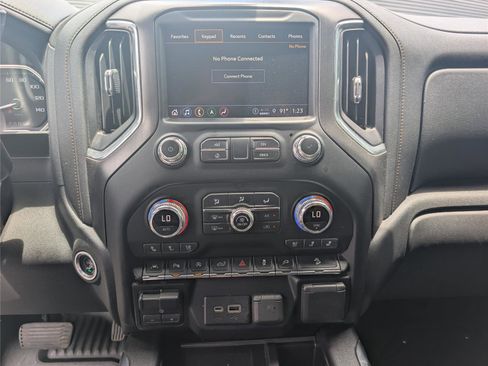 Used 2021 GMC Sierra 1500 AT4 w/ AT4 Value Package AWD/4WD image 15