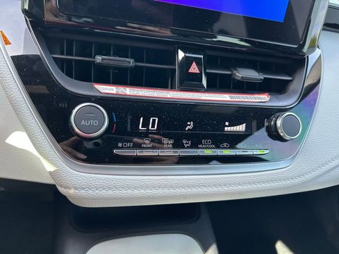 Used 2025 Toyota Corolla SE image 25