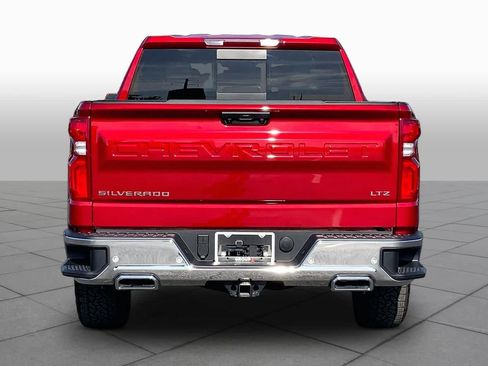 Used 2025 Chevrolet Silverado 1500 LTZ w/ Z71 Off-Road Package AWD/4WD image 5