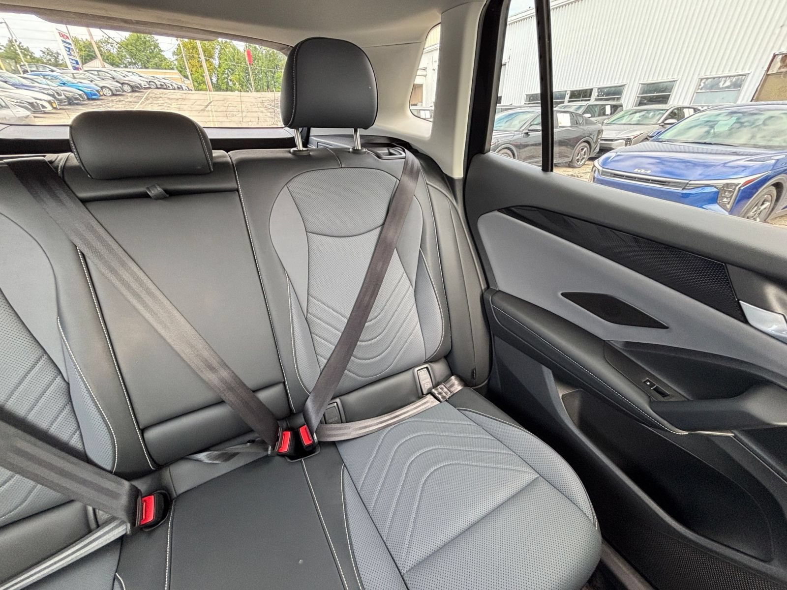 Used 2026 Volkswagen Tiguan SE FWD image 38