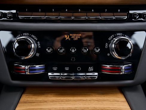 Used 2025 Rolls-Royce Spectre w/ Spectre Launch Package image 63