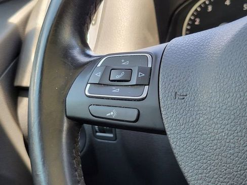 Used 2016 Volkswagen Tiguan SE AWD/4WD image 15