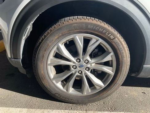 Used 2024 Ford Explorer Limited image 30